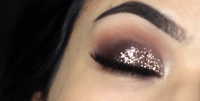 What Are The MakeUp Trends For 2020_Sparkly Eyes