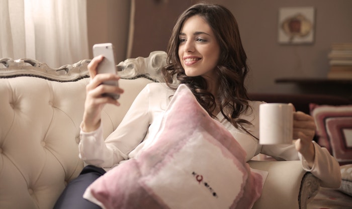 Featured image for 4 Easy Steps To Get Rid Of Phone Addiction