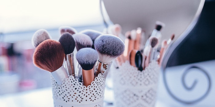 Top 10 Work From Home Ideas for Women_Beauty Parlour