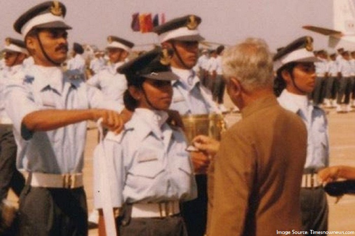 Gunjan Saxena – The First Female Fighter Pilot of Kargil War Success Story_7
