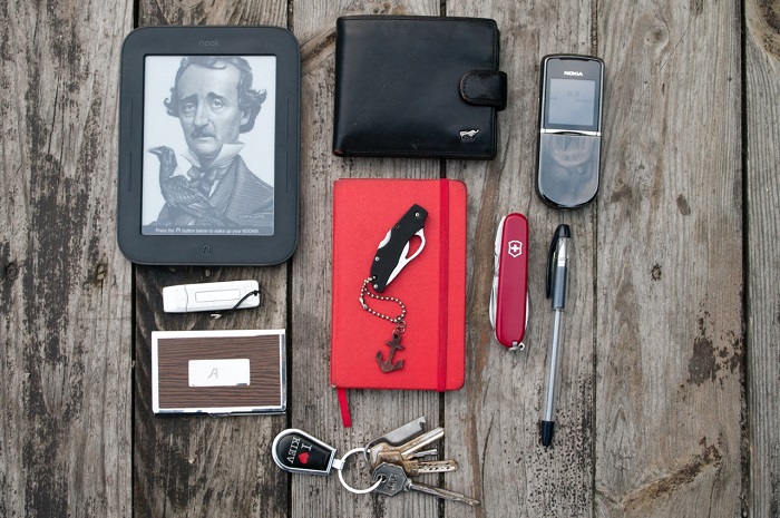 Things You Must Carry In Your Office Bag_1