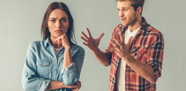 Toxic Relationship 7 Warning Signs You Should Not Ignore_4
