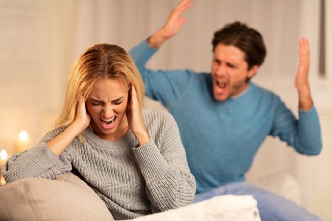 Toxic Relationship 7 Warning Signs You Should Not Ignore_8